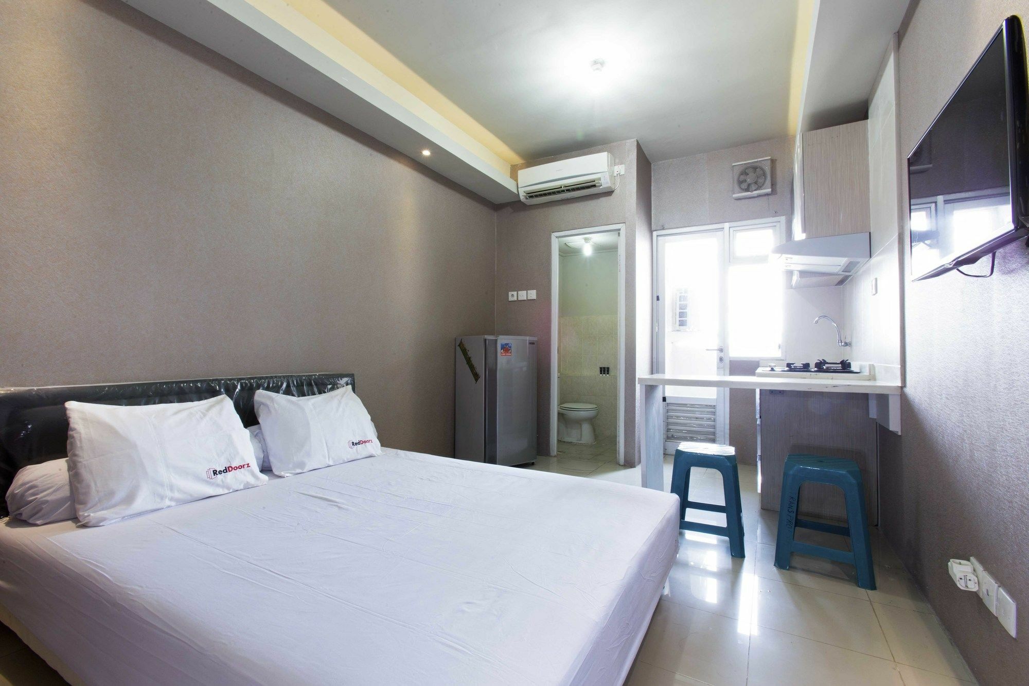 Reddoorz Apartment @ Pegangsaan Kelapa Gading جاكرتا المظهر الخارجي الصورة